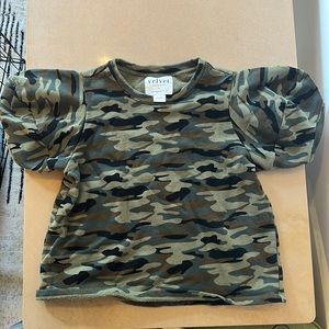 Anthropologie puff sleeve camo top. Size small. Excellent condition.